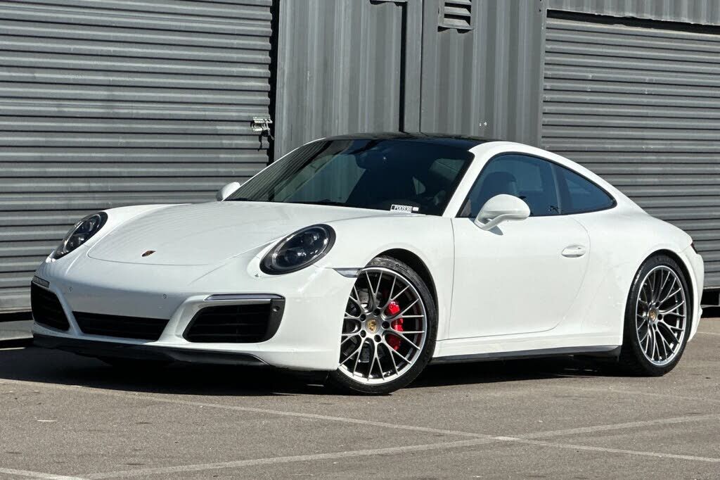 2017 PORSCHE 911