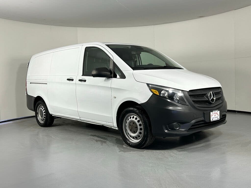 2017 MERCEDES-BENZ METRIS