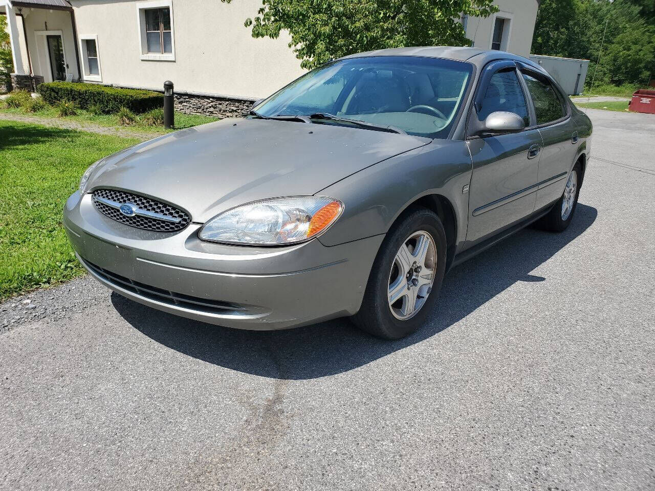 2002 FORD Taurus