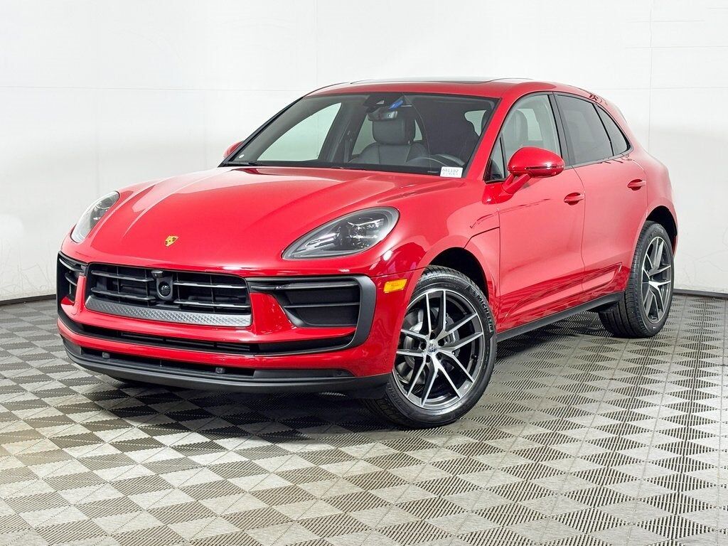 2026 PORSCHE Macan