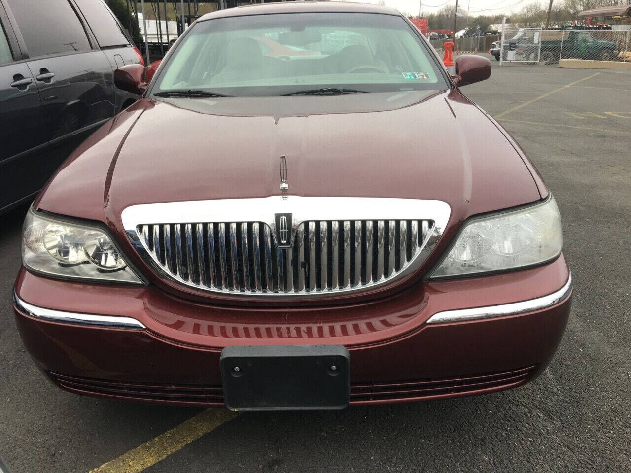 2004 LINCOLN Town Car
