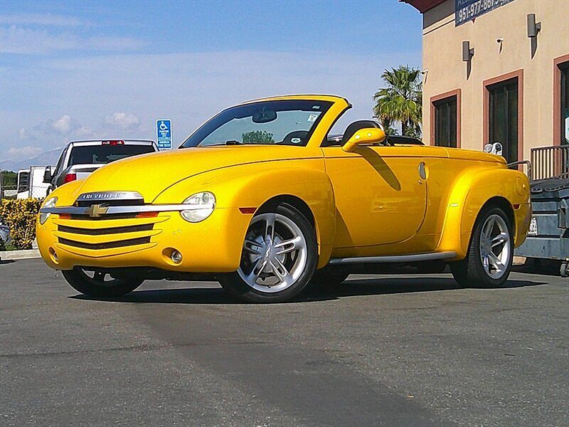 2004 CHEVROLET SSR