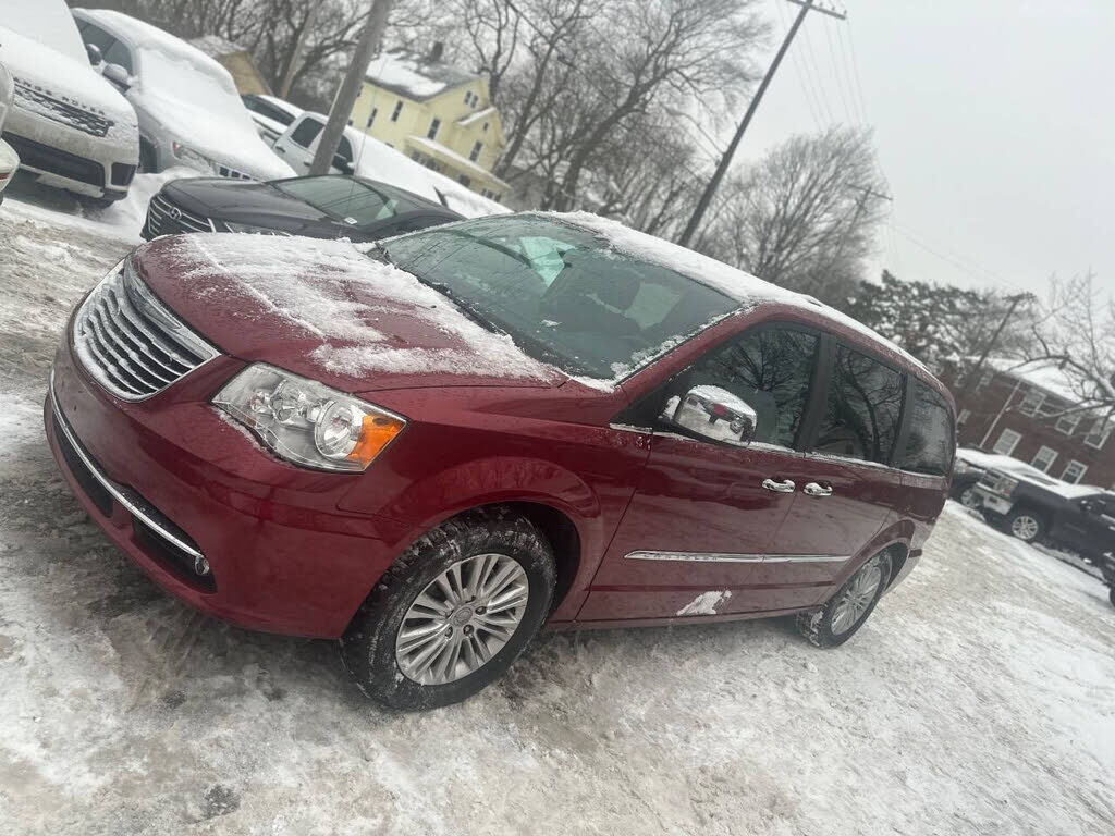 2015 CHRYSLER Town and Country