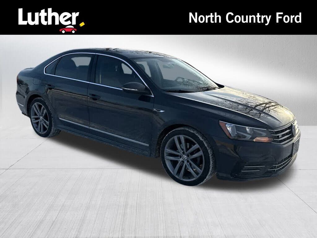2017 VOLKSWAGEN Passat