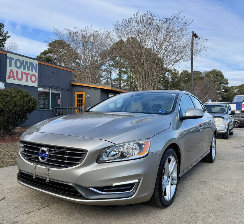 2015 VOLVO S60