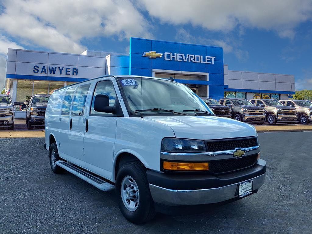 2024 CHEVROLET Express