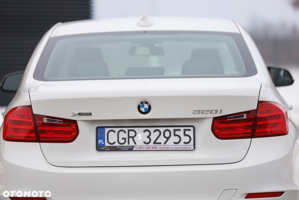 BMW 320i