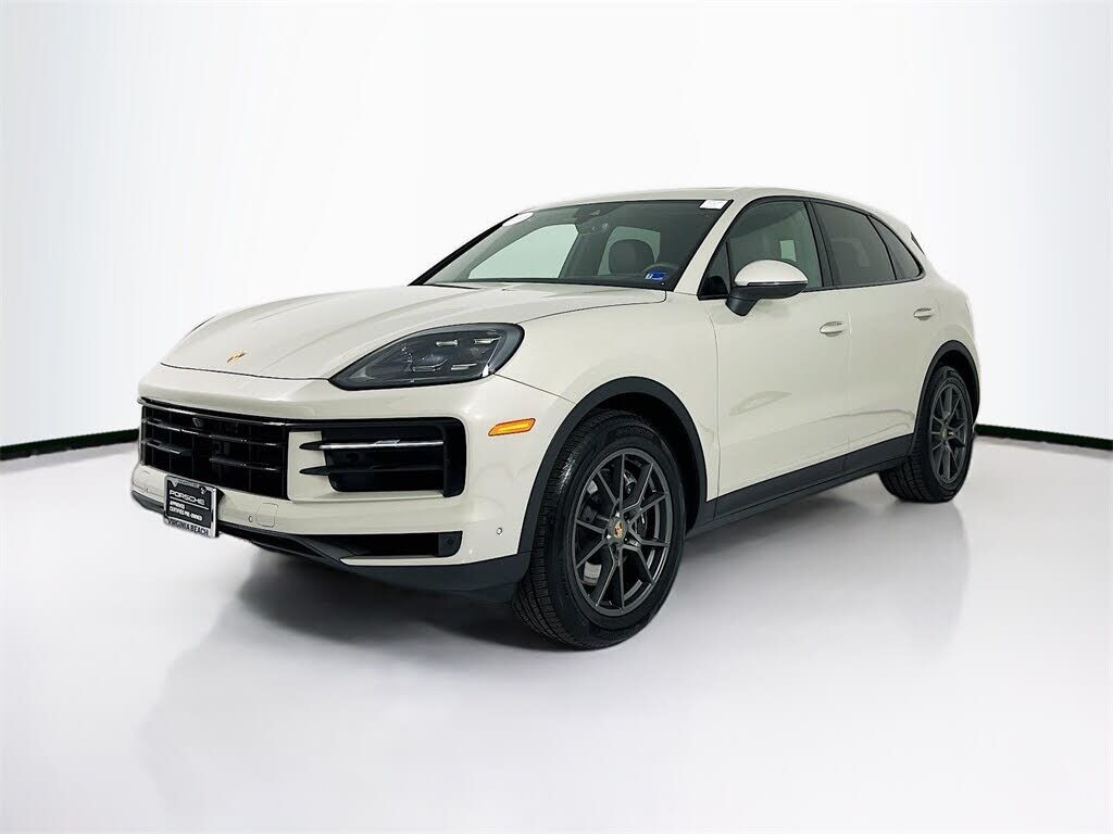 2025 PORSCHE Cayenne
