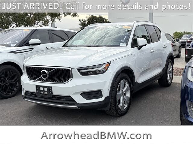 2019 VOLVO XC40