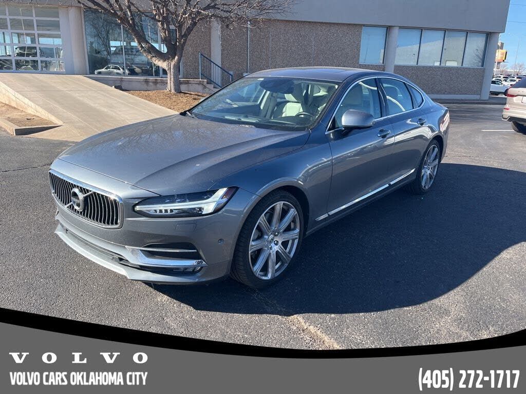 2017 VOLVO S90