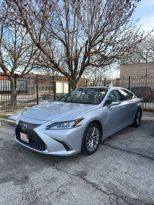 2019 LEXUS ES