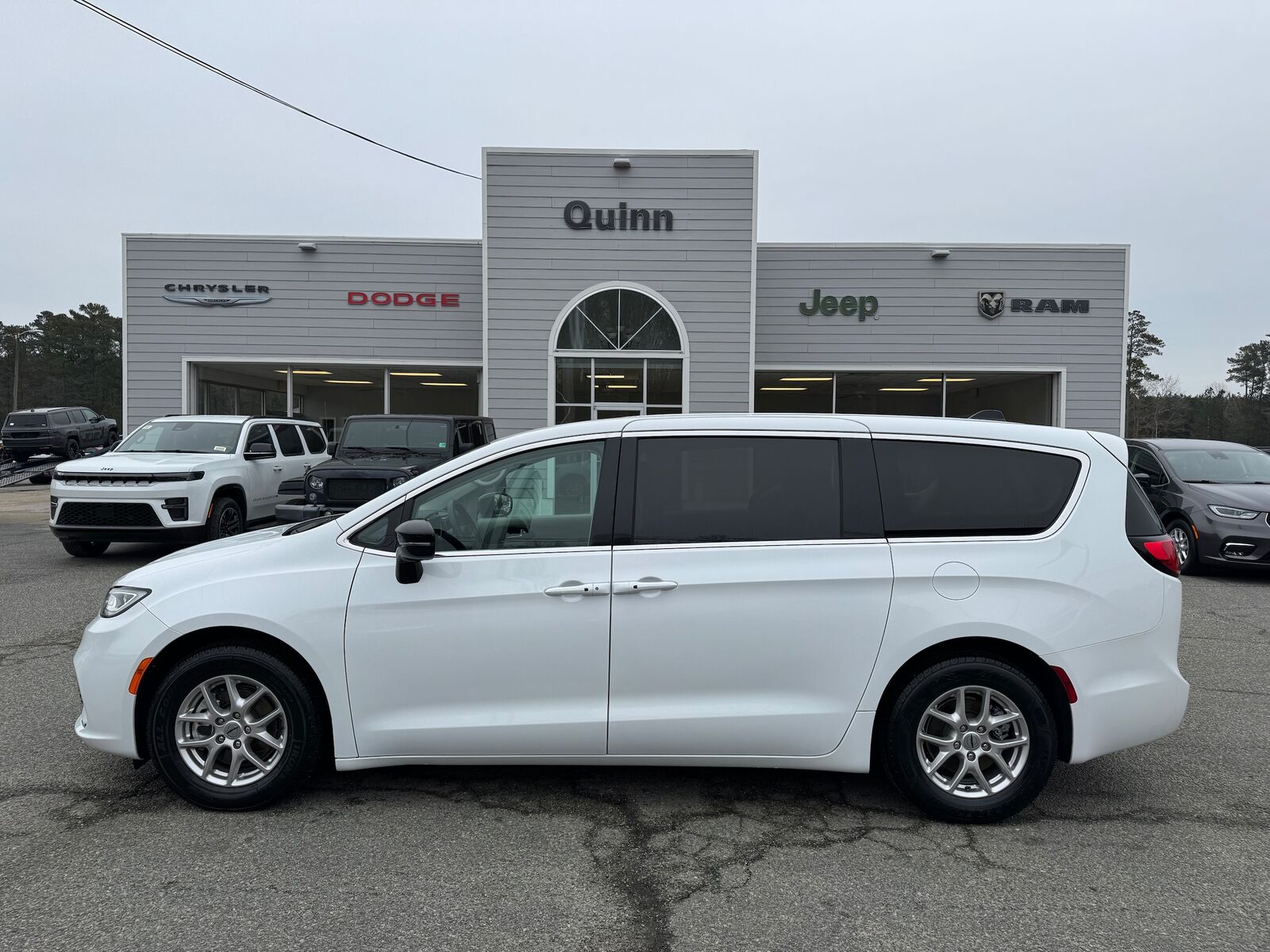 2024 CHRYSLER Pacifica