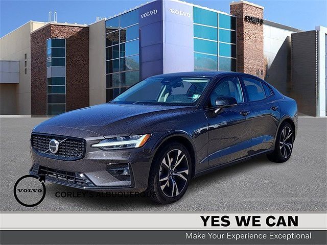 2024 VOLVO S60