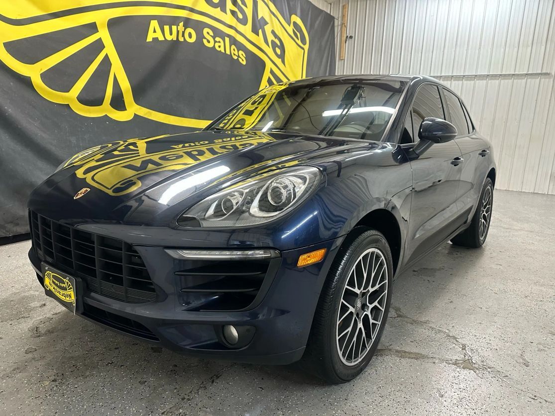 2017 PORSCHE Macan