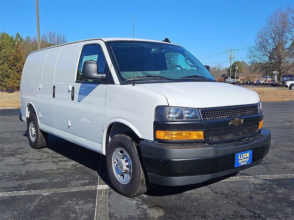2025 CHEVROLET Express