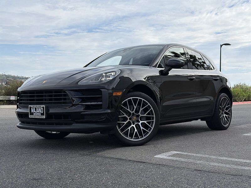 2019 PORSCHE Macan