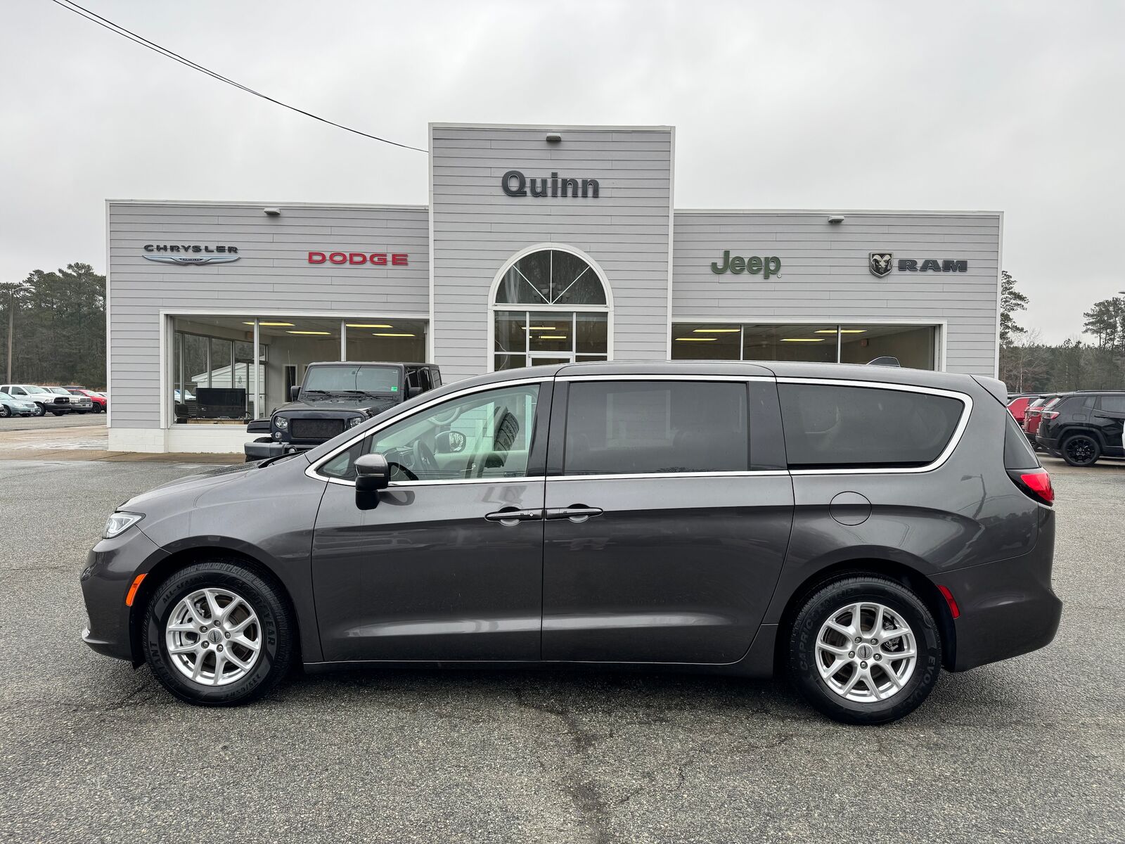 2023 CHRYSLER Pacifica