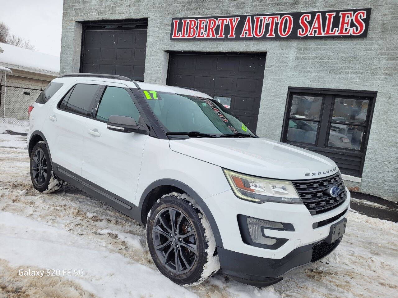 2017 FORD Explorer