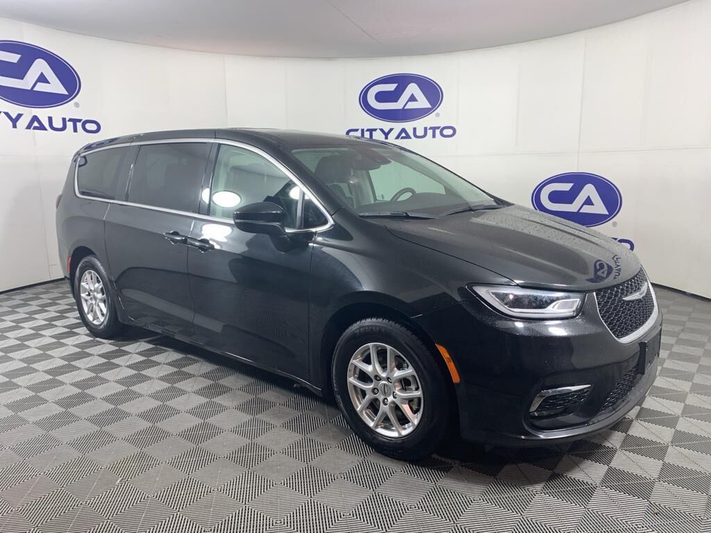 2023 CHRYSLER Pacifica