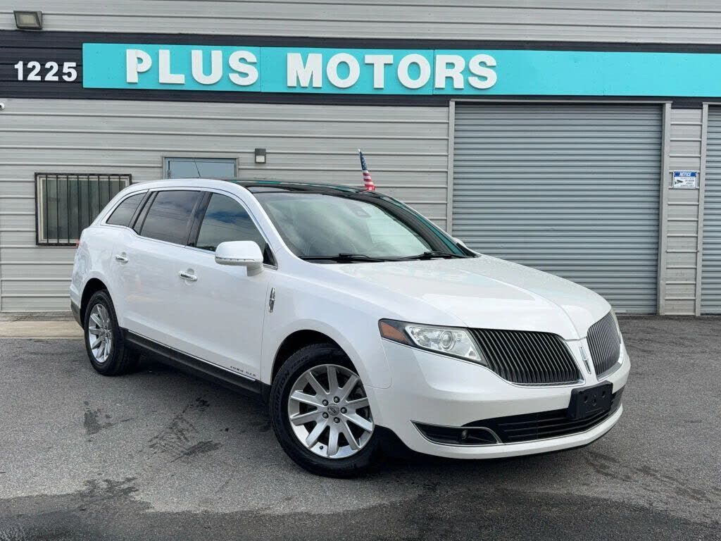 2016 LINCOLN MKT