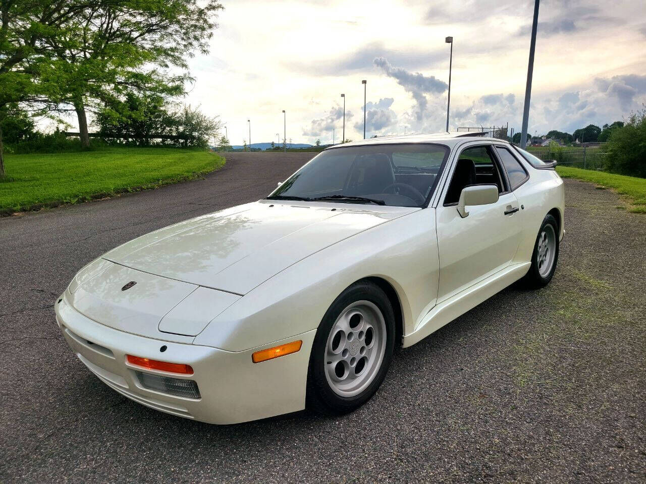 1986 PORSCHE 944