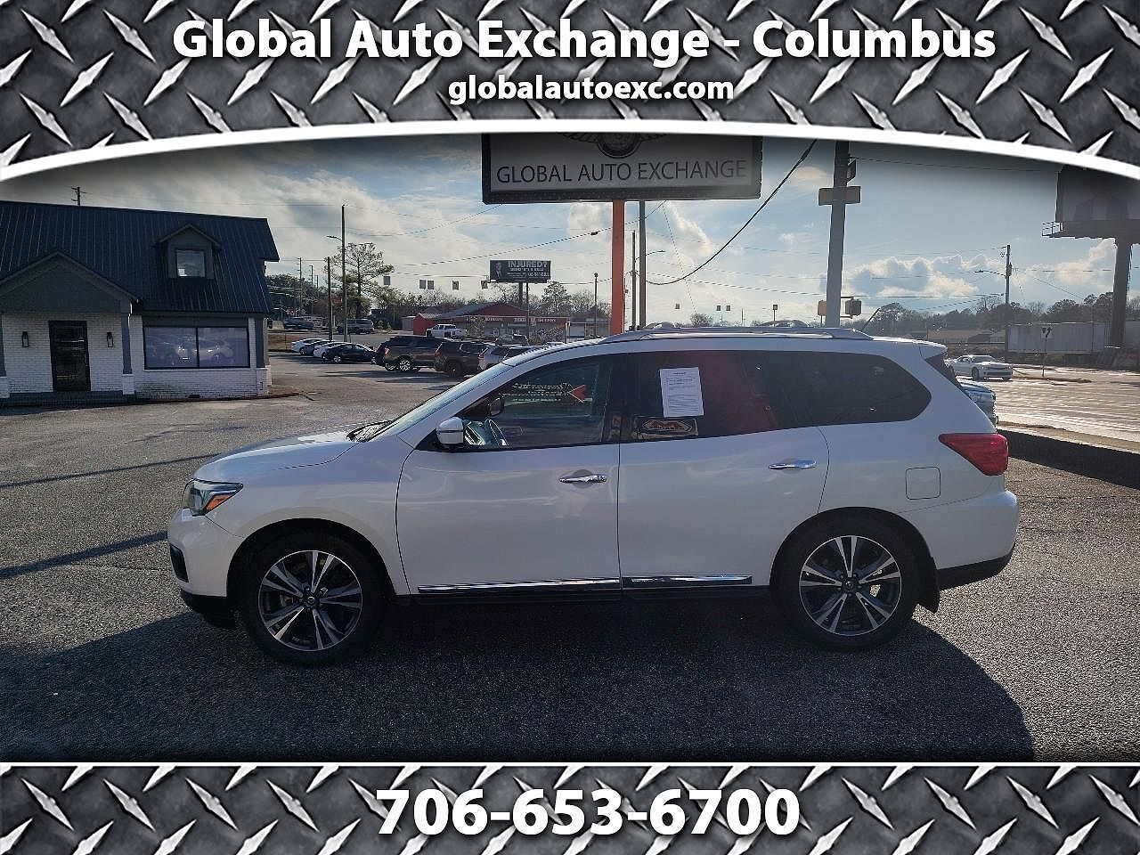 2017 NISSAN Pathfinder