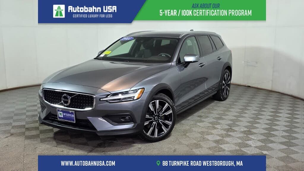 2021 VOLVO V60CC