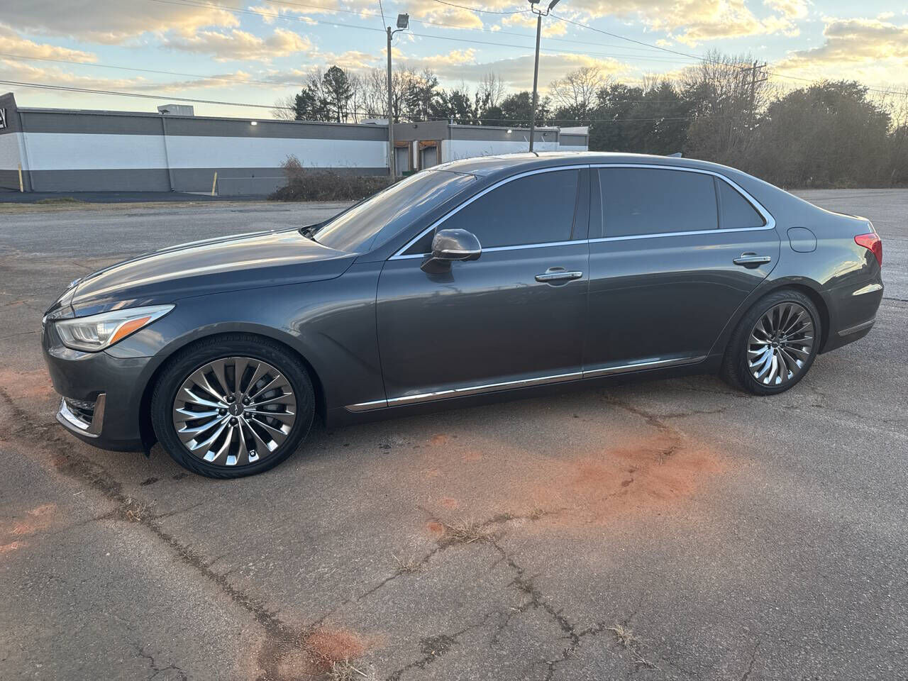 2017 GENESIS G90