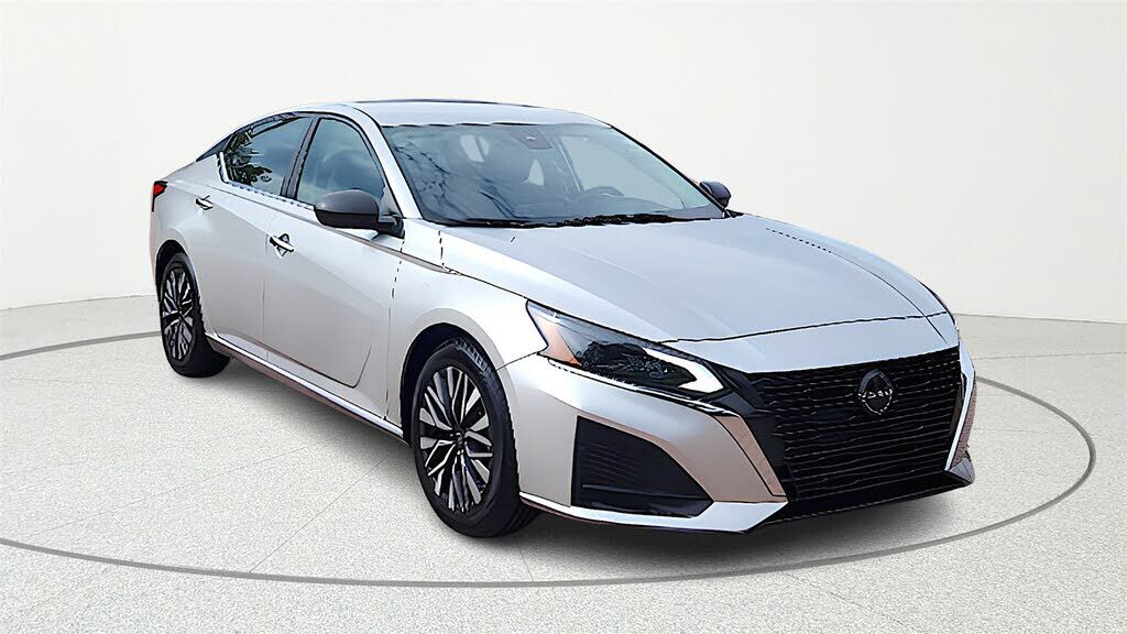 2024 NISSAN Altima
