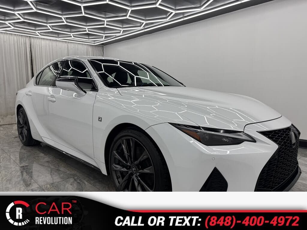 2022 LEXUS IS