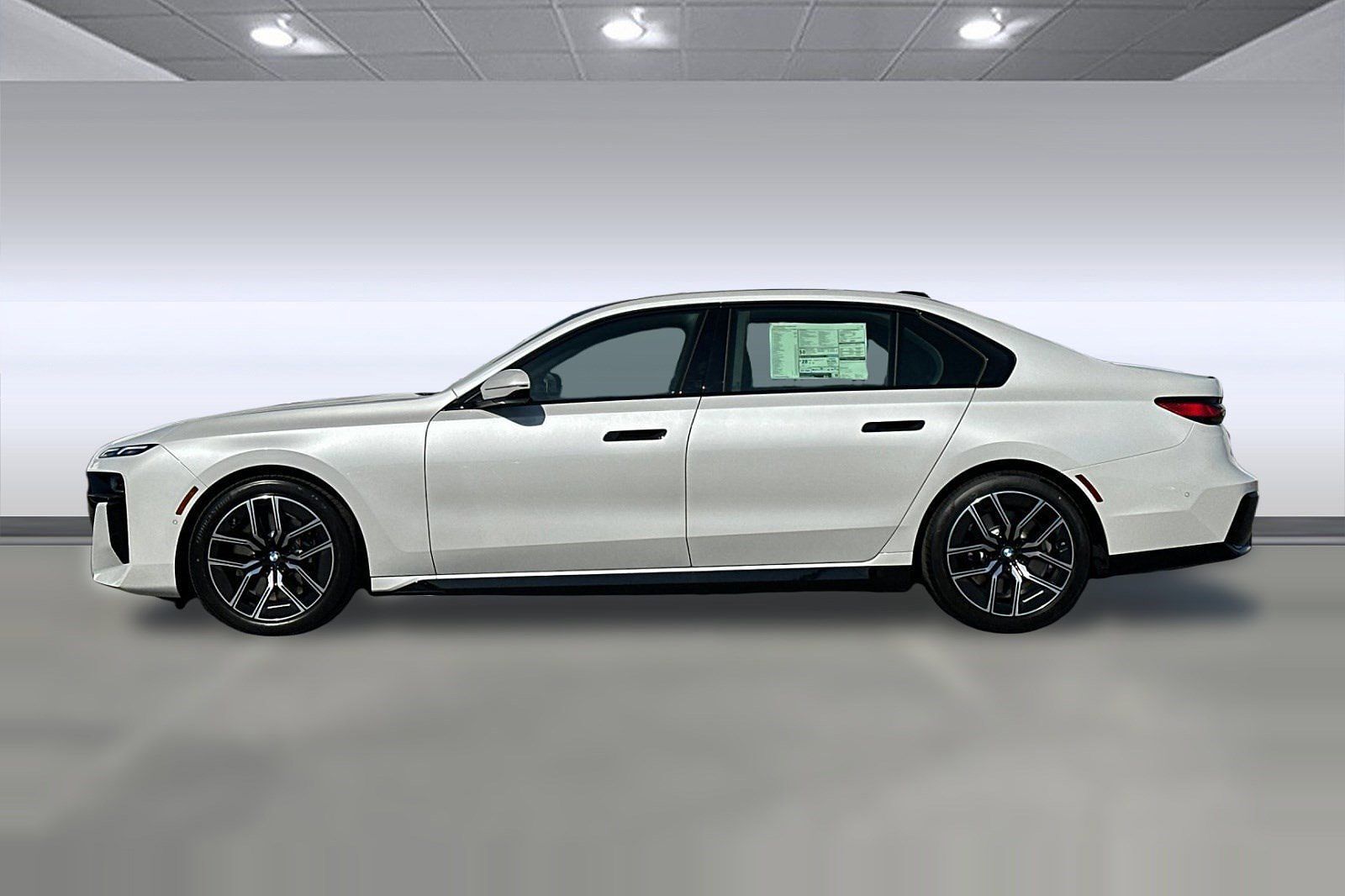 2025 BMW 740i