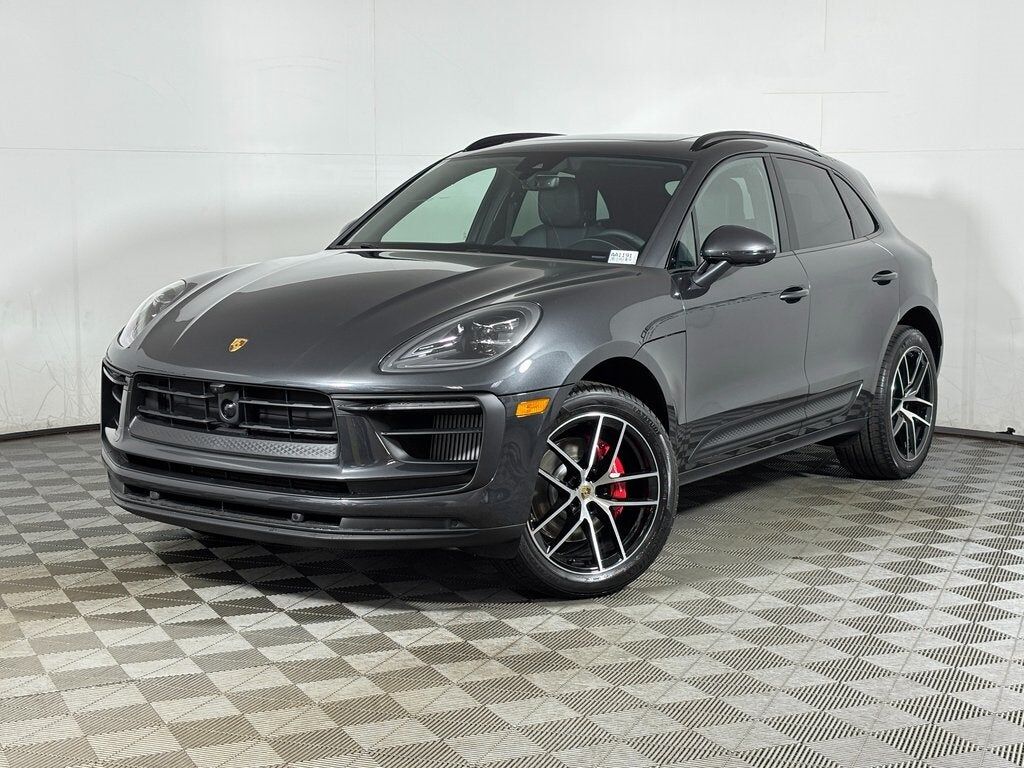 2026 PORSCHE Macan