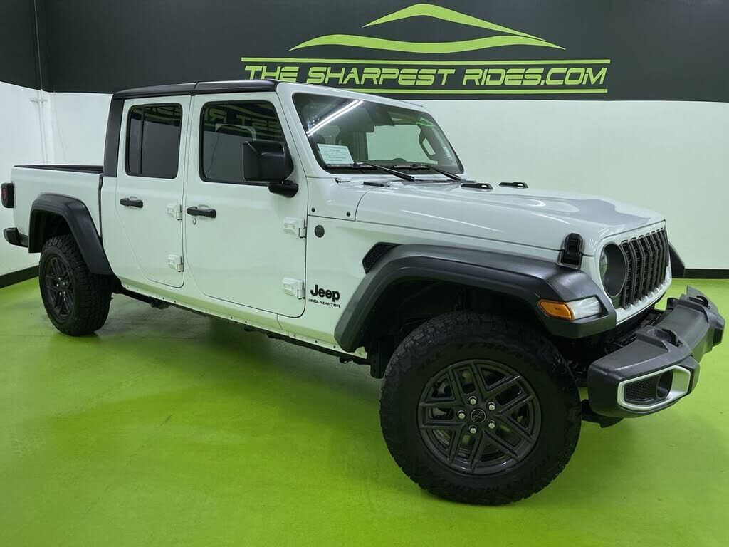 2025 JEEP Gladiator