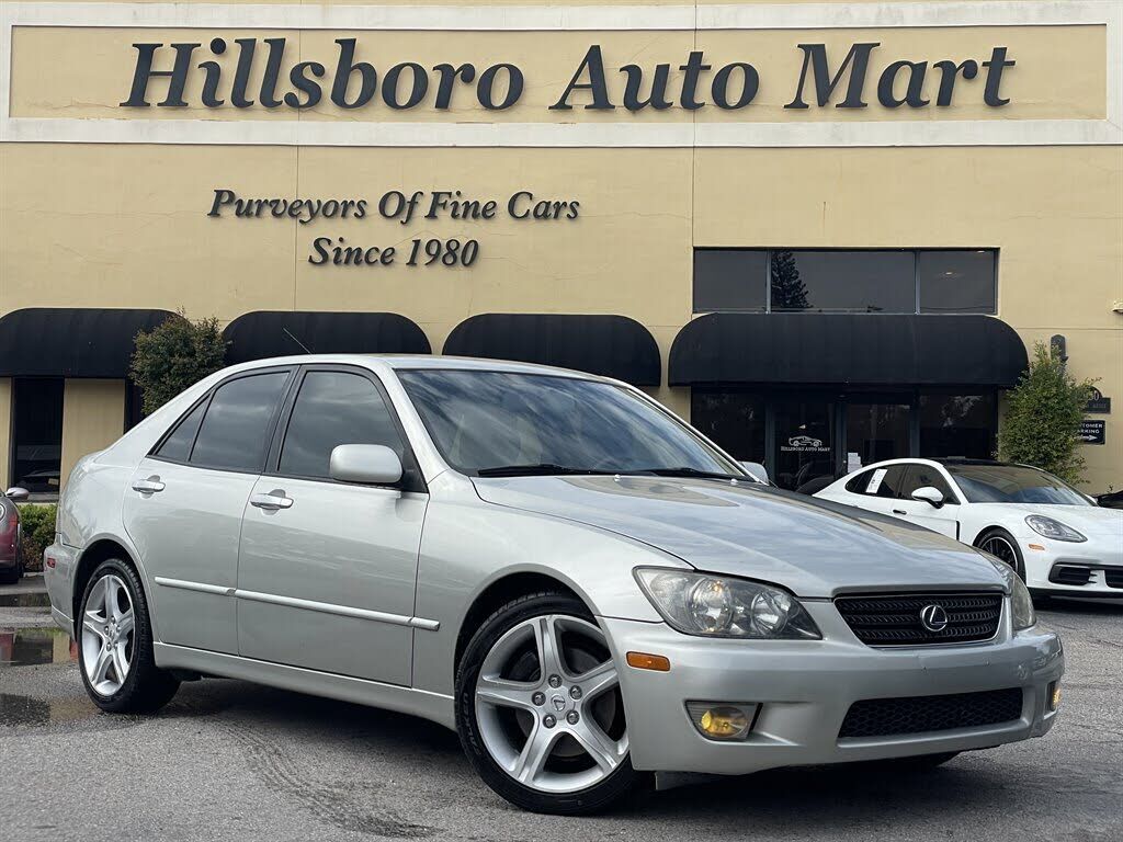 Lexus IS