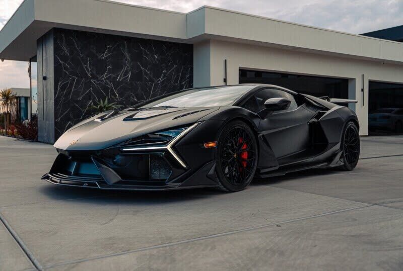 2024 LAMBORGHINI Revuelto