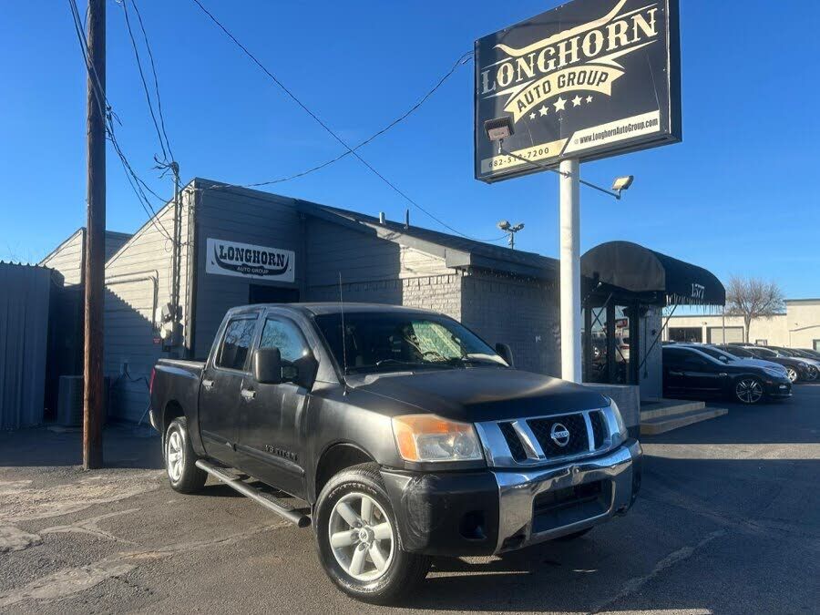 2012 NISSAN Titan