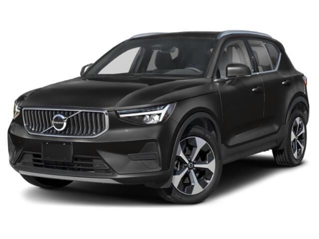 2024 VOLVO XC40