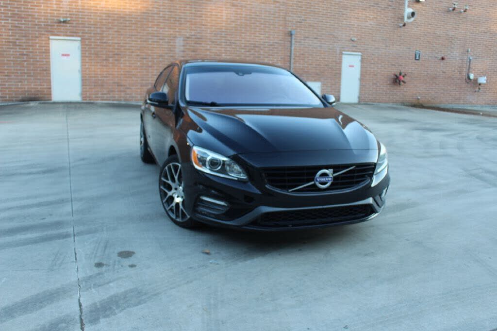 2017 VOLVO S60