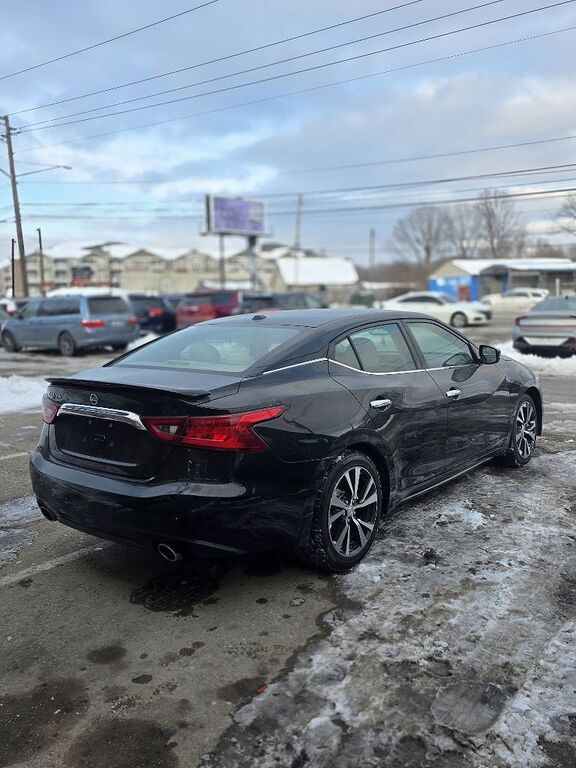 2016 NISSAN Maxima