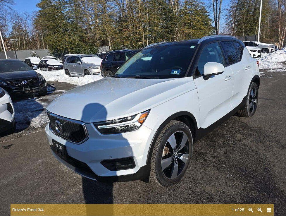2020 VOLVO XC40
