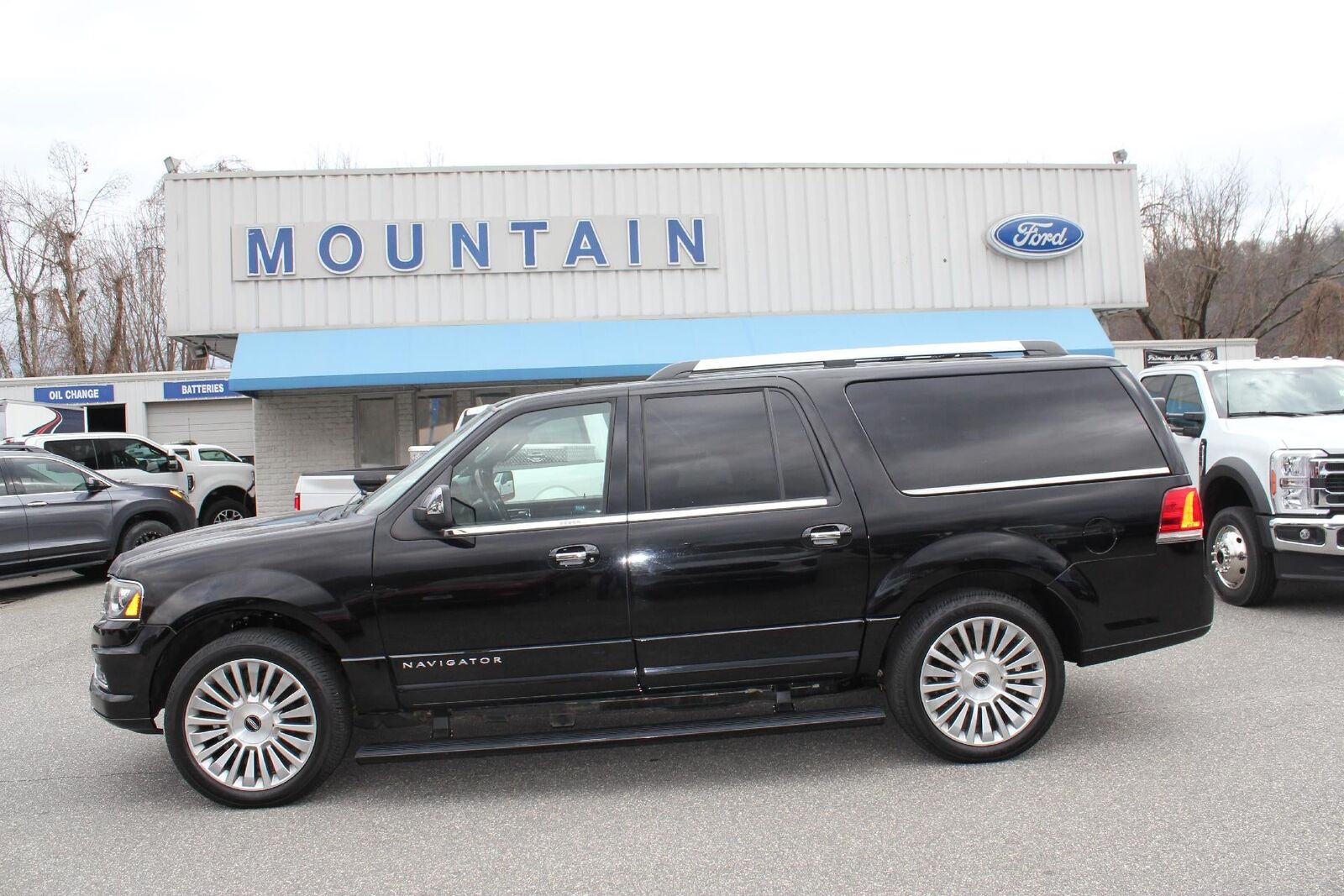 2017 LINCOLN Navigator L