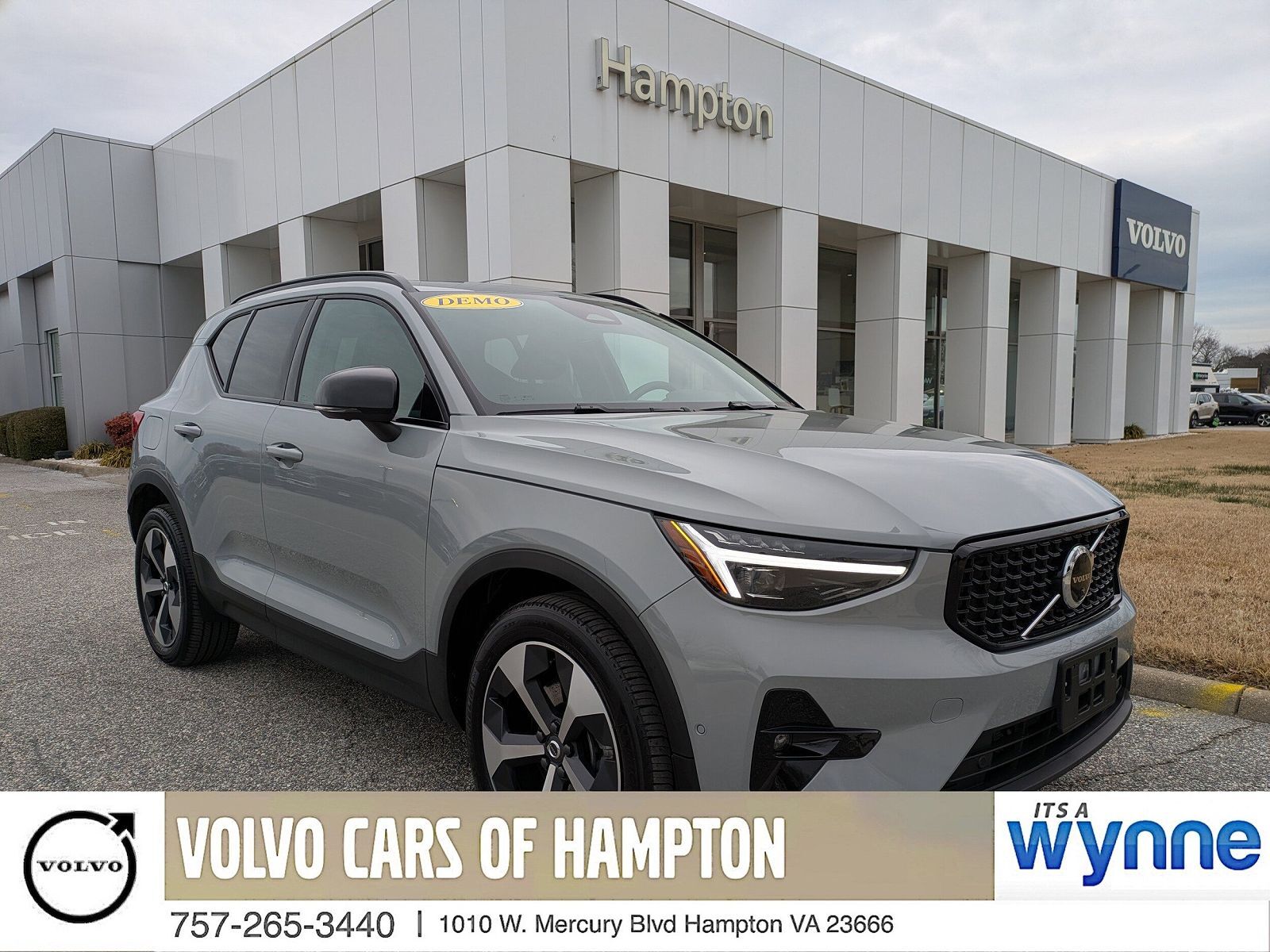 2026 VOLVO XC40
