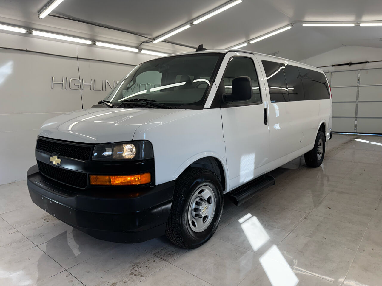 2023 CHEVROLET Express