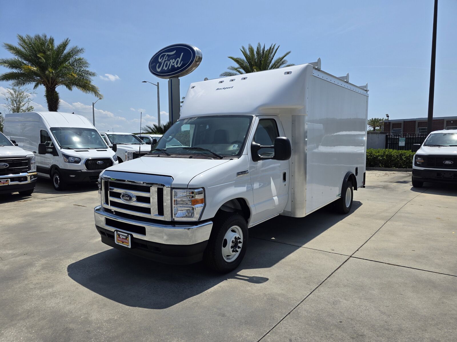 2025 FORD E-450