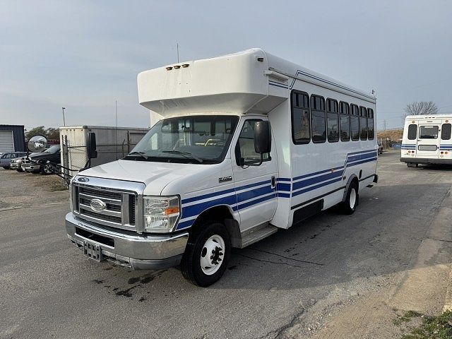 2015 FORD E-450