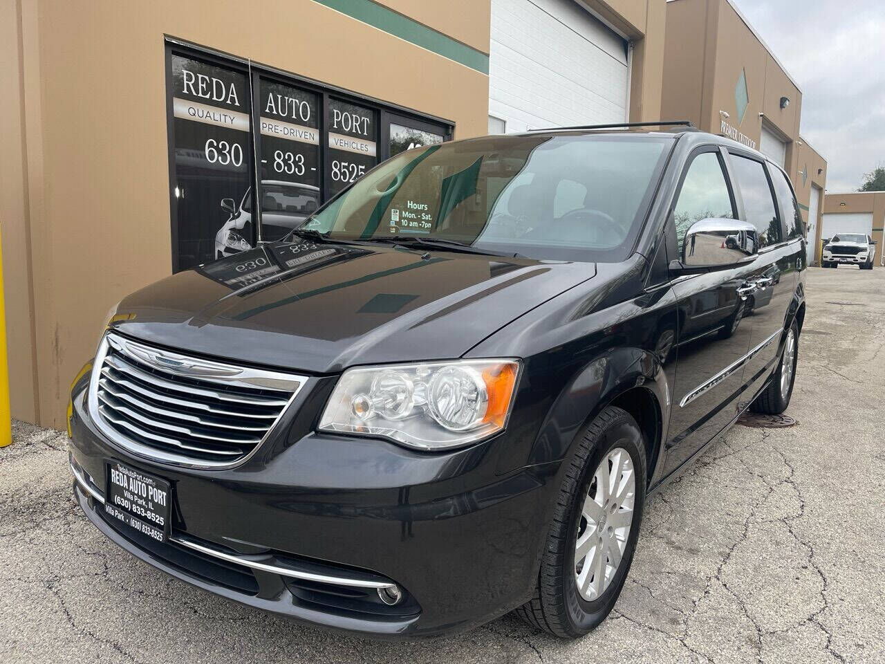 2012 CHRYSLER Town and Country