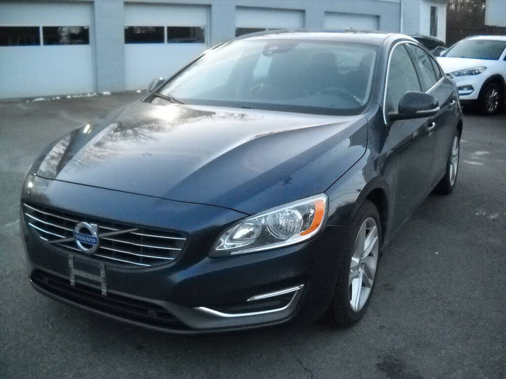 2015 VOLVO S60