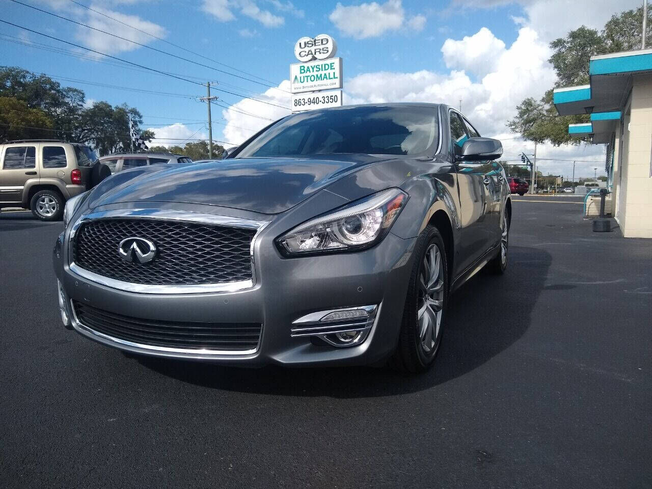 Infiniti Q70