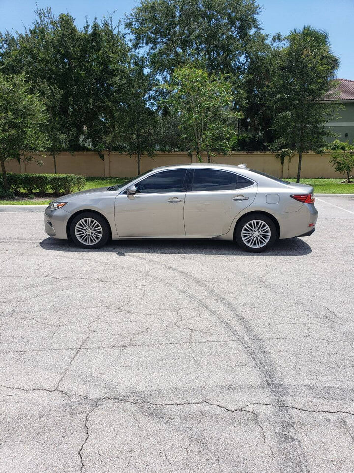 2016 LEXUS ES
