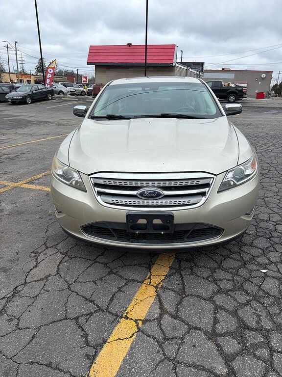 2010 FORD Taurus